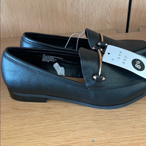 Shoes - Picture 2 of 2